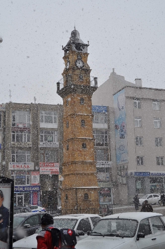 Yozgat’ta kar yağışı etkisini sürdürüyor