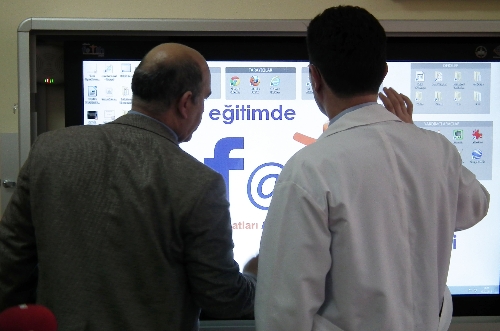 Öğrenciler, tablet bilgisayara çabuk uyum sağladı