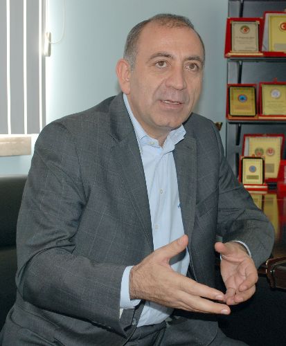 Gürsel Tekin: İzmir'den aday olabilirim