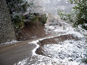 Köseağzı yolu çöktü