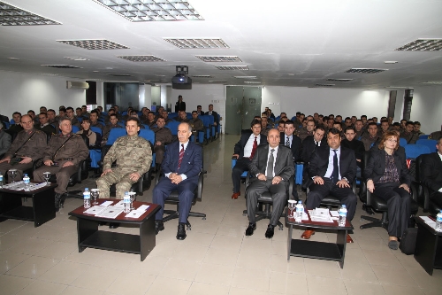 Jandarmadan 'kadına yönelik şiddetin önlenmesi' konulu konferans