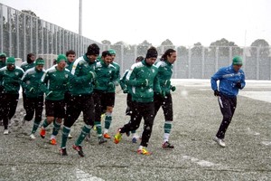 Bursaspor, kar altında çalıştı