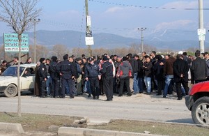 Elektrik, yol ve üst geçit için yol kestiler