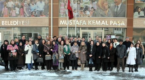 Ahmet Ataç, Mustafa Kemal Paşa Beldeevi’nde,vatandaşlarla bir araya geldi.