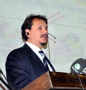 Murat Sarı, düzenlenen panelde ailelere bilgi verildi.
