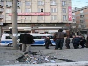 MHP binası önünde şüpheli paket paniği