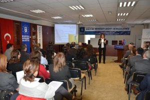 Belediye yöneticilerine, 'Liderlik ve Yöneticilik Becerileri' eğitimi verildi.