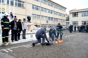 İtfaiye’den öğrencilere yangın ve deprem semineri