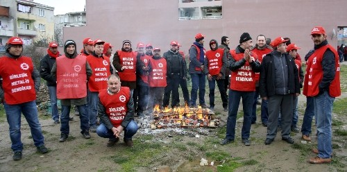 Türk Metal ile Birleşik Metal İş üyeleri karşı karşıya geldi.