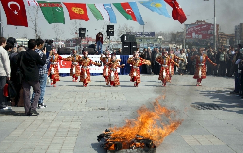 Nevruz Bayramı Bursa'da coşkuyla kutlandı