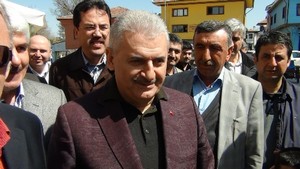 Binali Yıldırım, YHT vatandaşlardan büyük rağbet gördü