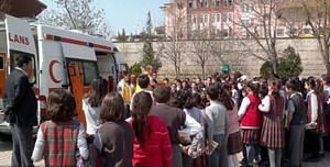 Bursa 112 ambulans servisi, okullarda eğitime başladı