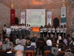 Öğrenciler, okullarına adı verilen şehidi unutmadı