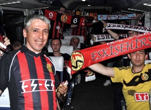 Eskişehirspor taraftarları İzmir’e akın ediyor