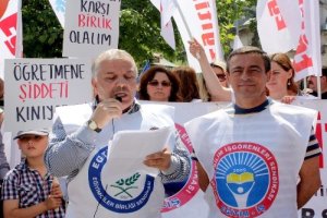 Sendikalar birlik oldu, öğretmenlere şiddeti kınadı