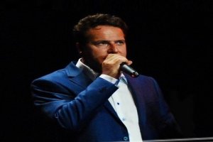 Bosnalı Sanatçı Burhan Şaban, Yunus Emre İlahilerini seslendirdi.