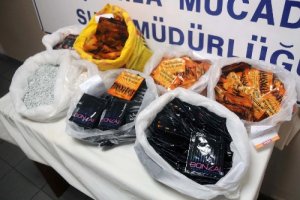 Uyuşturucu tacirleri polisten kaçamadı