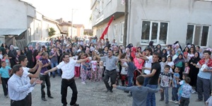 Başköy köy sakinleri maden ocağının kapatılmasını kutladı