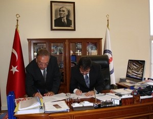 Macar heyetinden DPÜ Rektörü Karaaslan'a ziyaret