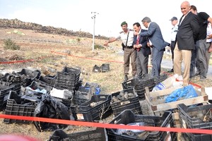 Toplanan el bombaları basına gösterildi