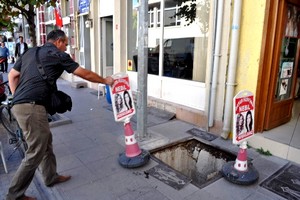 Eskişehir'de rögar kapağına basan vatandaş çukura düştü