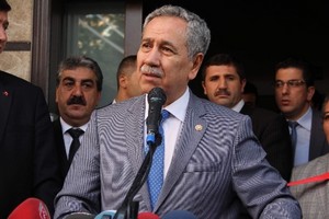 Bülent Arınç: Bir alçaklıkla karşı karşıyayız, yılanın başını ezeceğiz