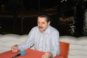 Bakan Çelik: Teröre karşı hep birlikte ayağa kalkalım