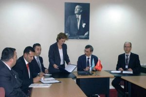 Üniversite-emniyet el ele verdi.
