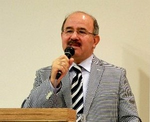 Hüseyin Çelik: PKK, Kürtlerin cahil olanını sever