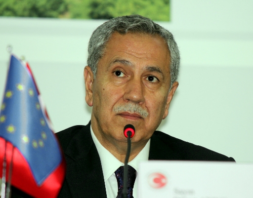 Arınç: İlerleme raporu hazırlanırken iyi niyet sınırları ve yetki aşıldı