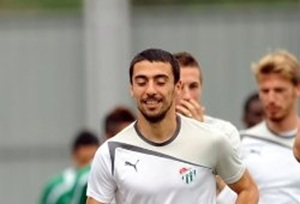 Bursasporlu Ferhat, kaçırdığı son dakika golüne yanıyor