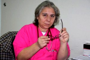 Kadın doktora acil serviste kadın dayağı