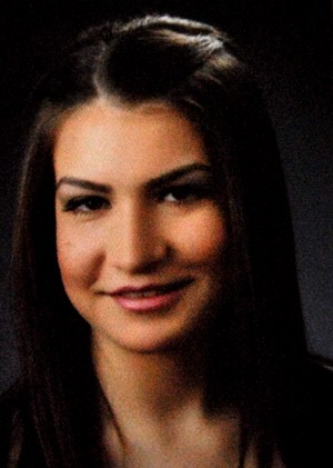 Servis aracın altında kaldı