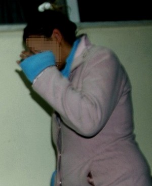 Şiddet gören kadın polise sığındı