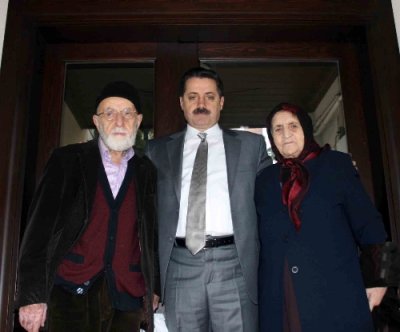 Bakan Çelik, sözleşmeli belediye personeline kadro müjdesi verdi.