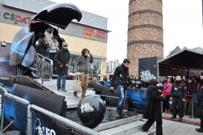 Simülatörle uzay heyecanını yaşıyorlar