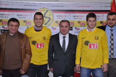 Eskişehirspor, Goran Causic ve Anrej Mrkela ile ön protokol imzaladı.