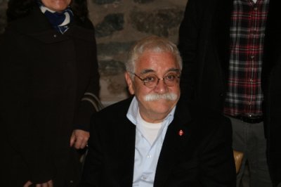 Kırca'dan kendisini mahkemeye veren sanatçılara: Tüh Allah cezanızı versin