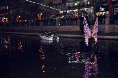 Balık adamlar donma tehlikesi geçirdi