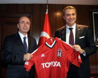Fikret Orman: Fernandes ve Almeida'ya teklif var ama satmayacağız