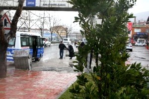 Bursa'da hem lodos hem sağanak yağış etkili oluyor