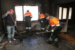 Evi yanan aileye belediye sahip çıktı