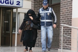 Uyuşturucuyla yakalanan 70 yaşındaki kadın: Ben kanser ilacı biliyordum