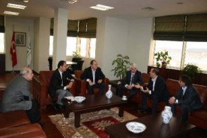 Milletvekili Şahin, ihracaatçılarla biraraya geldi