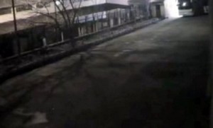 Benzinlikteki park halindeki otobüsleri yakan 2 zanlı, yakalandı