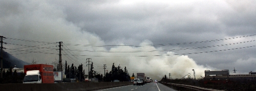 Yalova'da elyaf fabrikasındaki yangın kontrol altına alındı