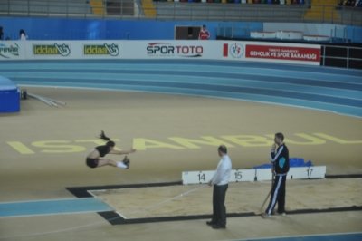 Osmangazili sporcular atletizmde rekor kırdı