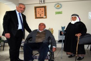 Recep Deniz tekerlekli sandalyeye kavuştu.