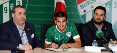 Aziz Behich 3,5 yıllığına Bursaspor’da