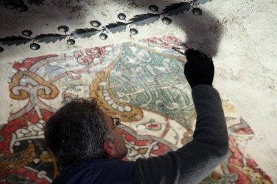 150 yıllık sıvanın altından 550 yıllık tarih çıktı